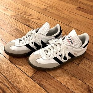 Adidas Classic Samba Shoes - Men’s size 7 / Women’s size 8
